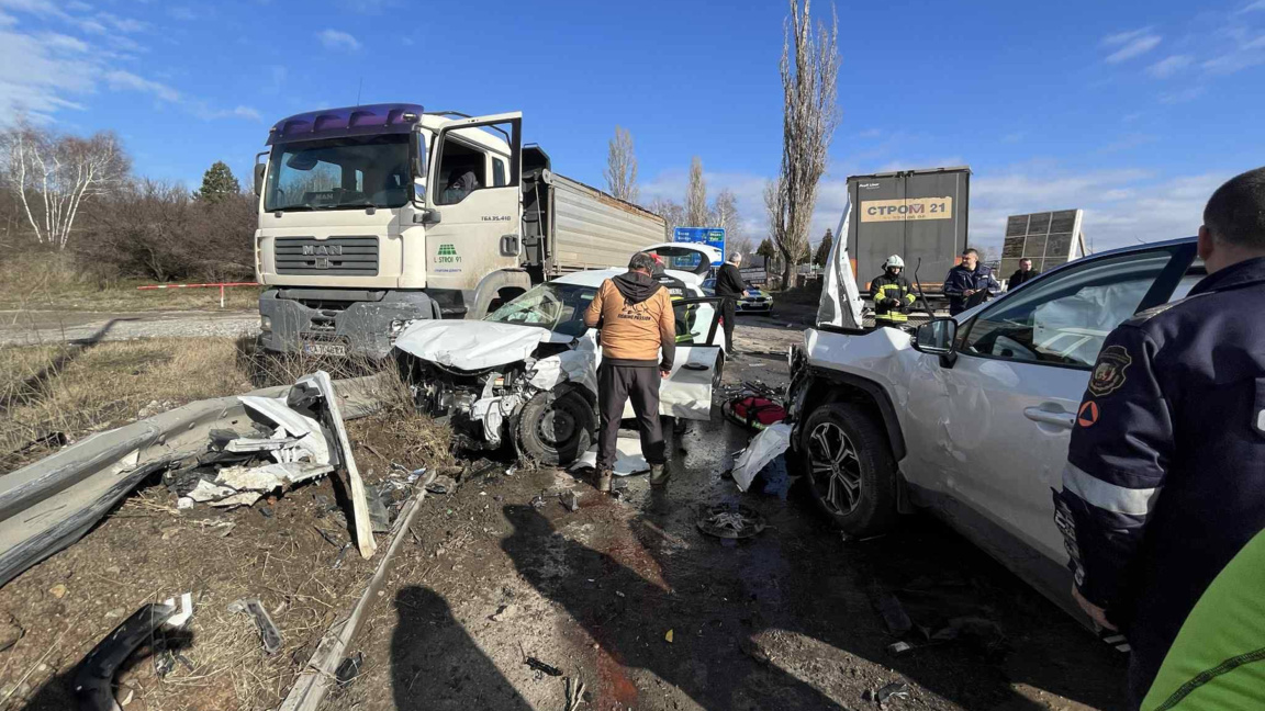 Жена е транспортирана в "Пирогов" след к...