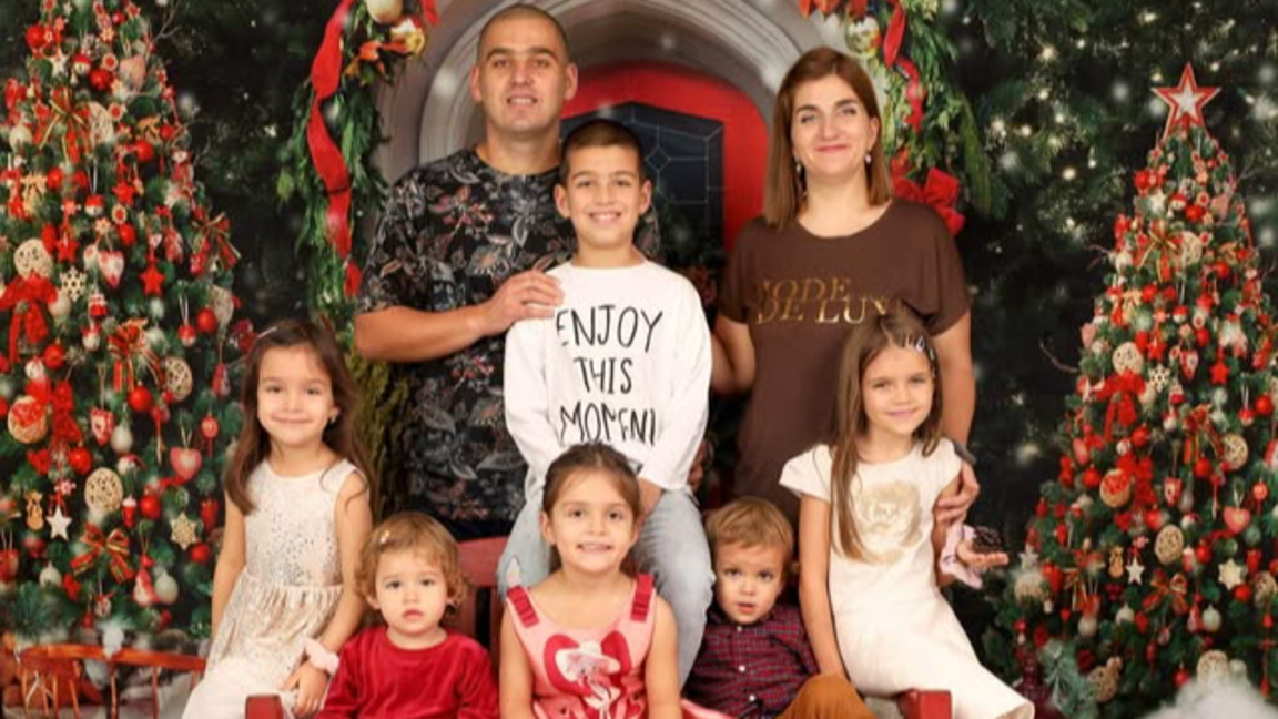 Ралица и Никола с шестте си деца