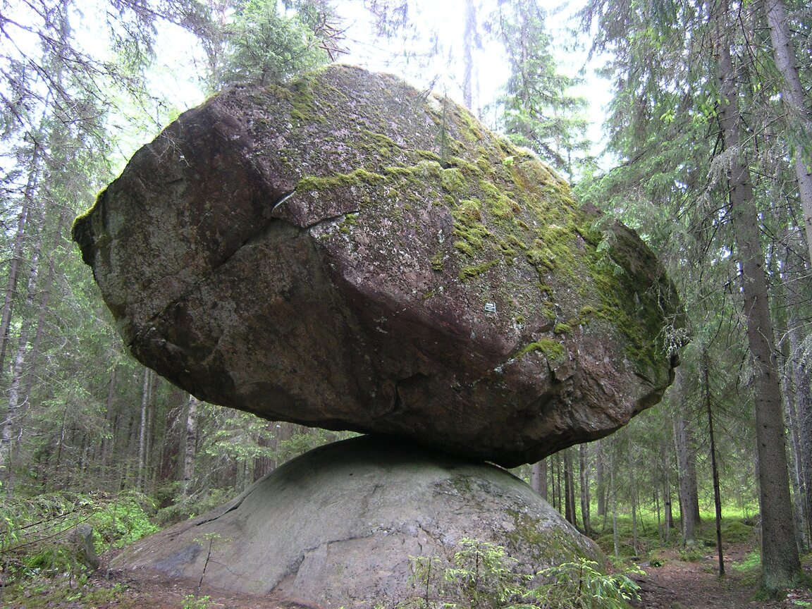 Странният камък