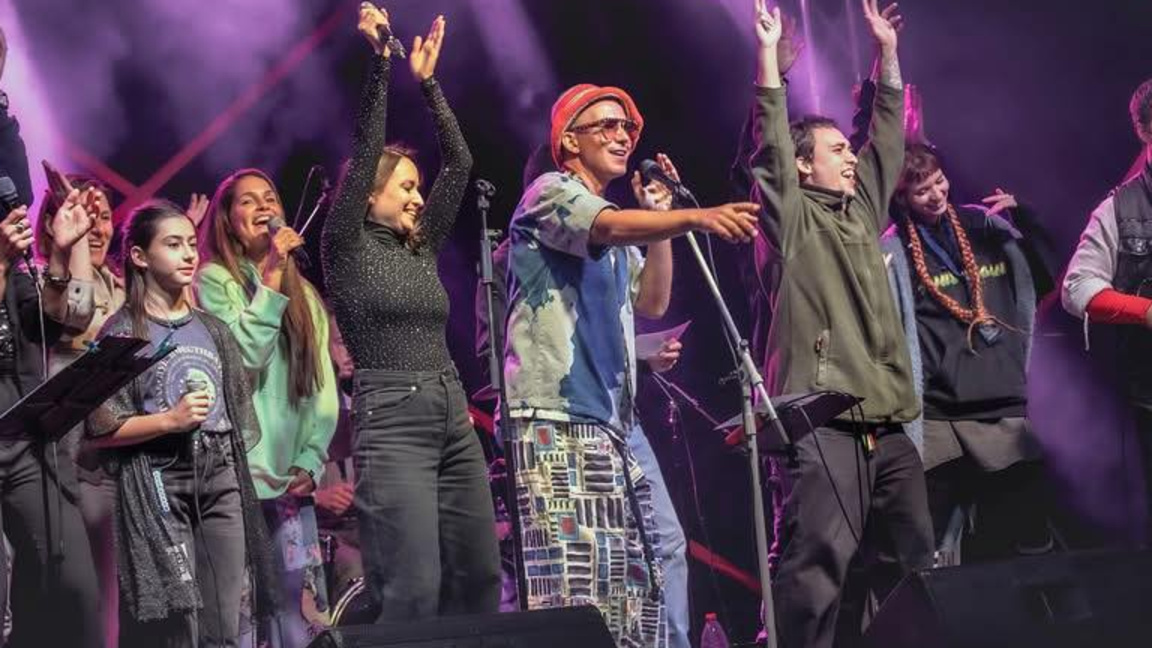 Бургазлията YAVI представя новата си пес...