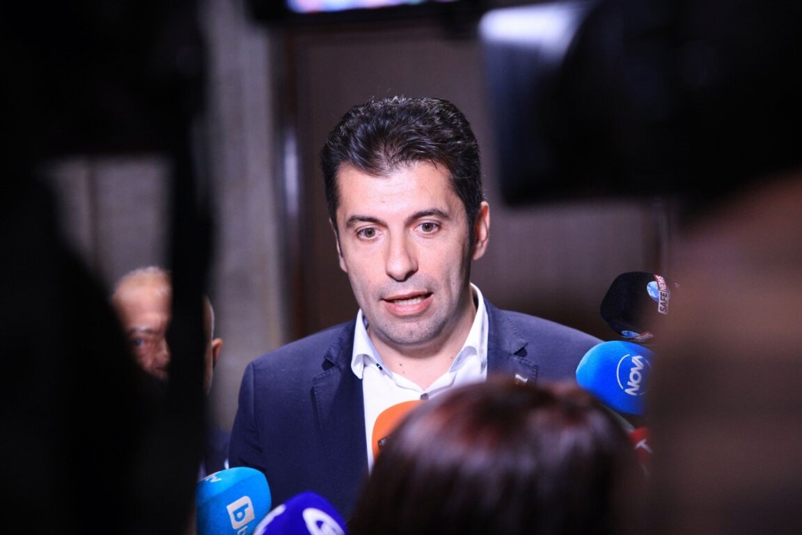 Кирил Петков