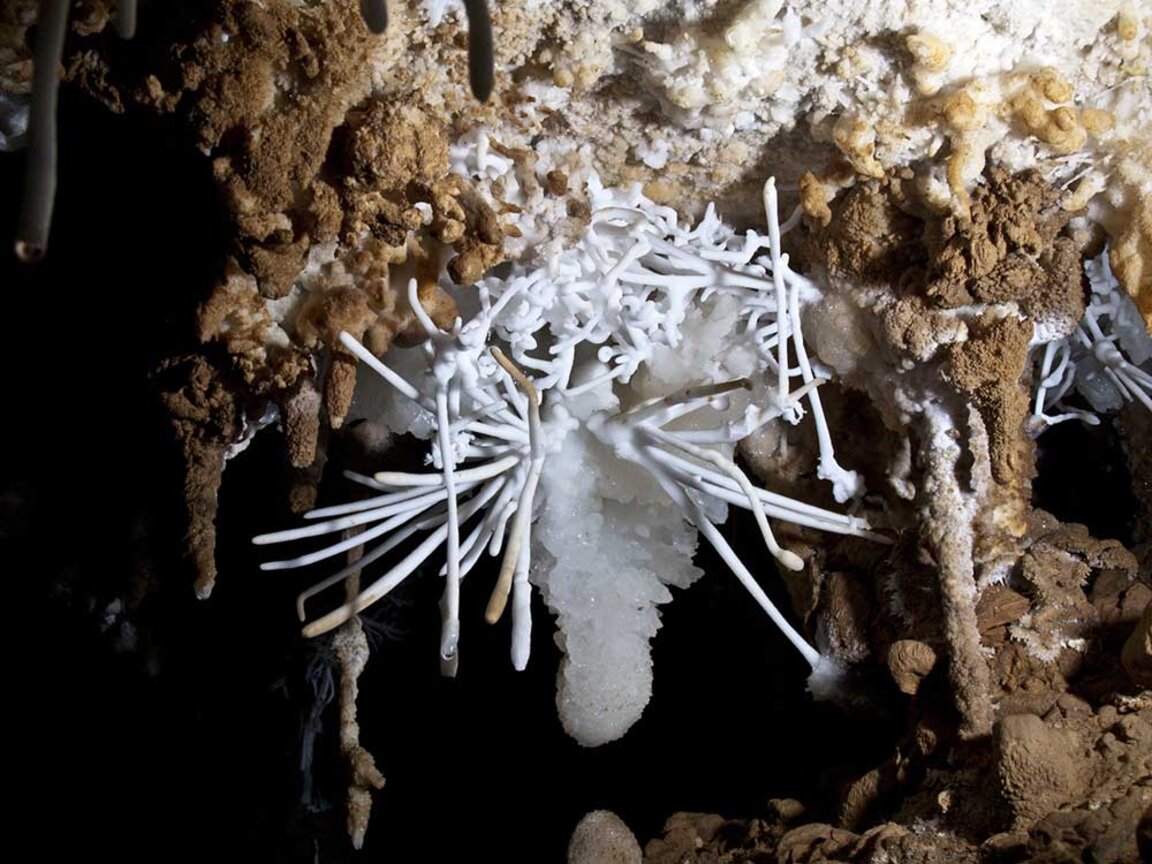 Пещерата, която си говори с вятъра