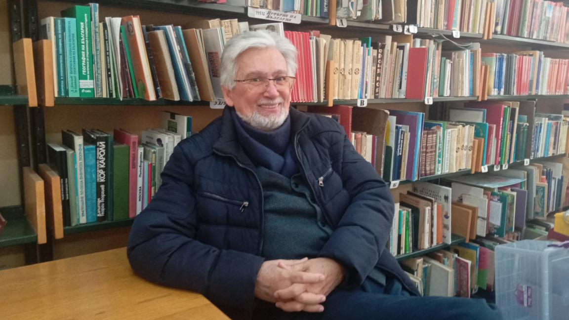 Писателят Мартен Калеев с награда от кон...