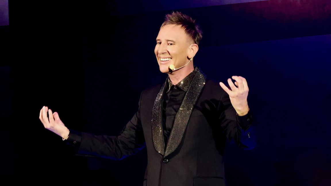 Виктор Калев със специално издание на "Г...