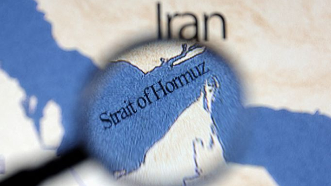 Арагчи и Лавров са обсъдили корабоплаван...