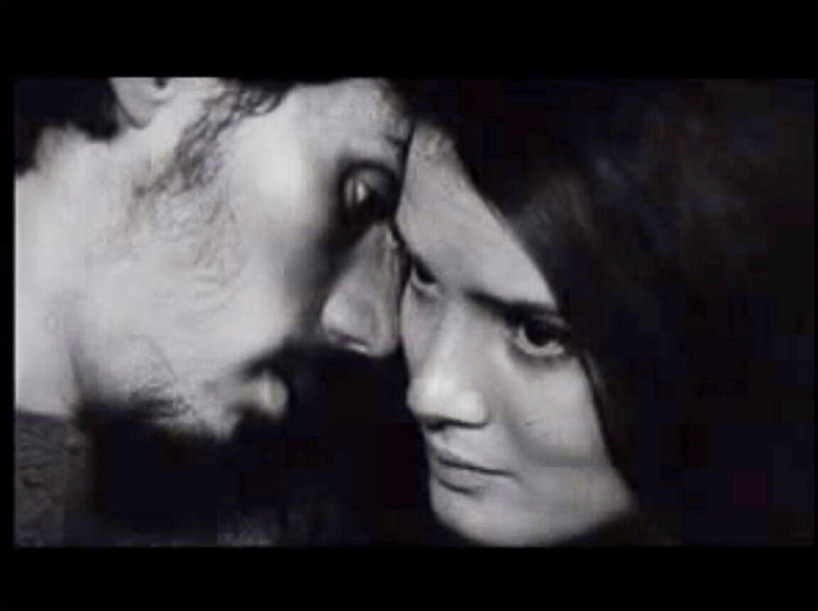 Виолета Гиндева и Димитър Ташев в кадър от филма „Иконостасът” (1969)