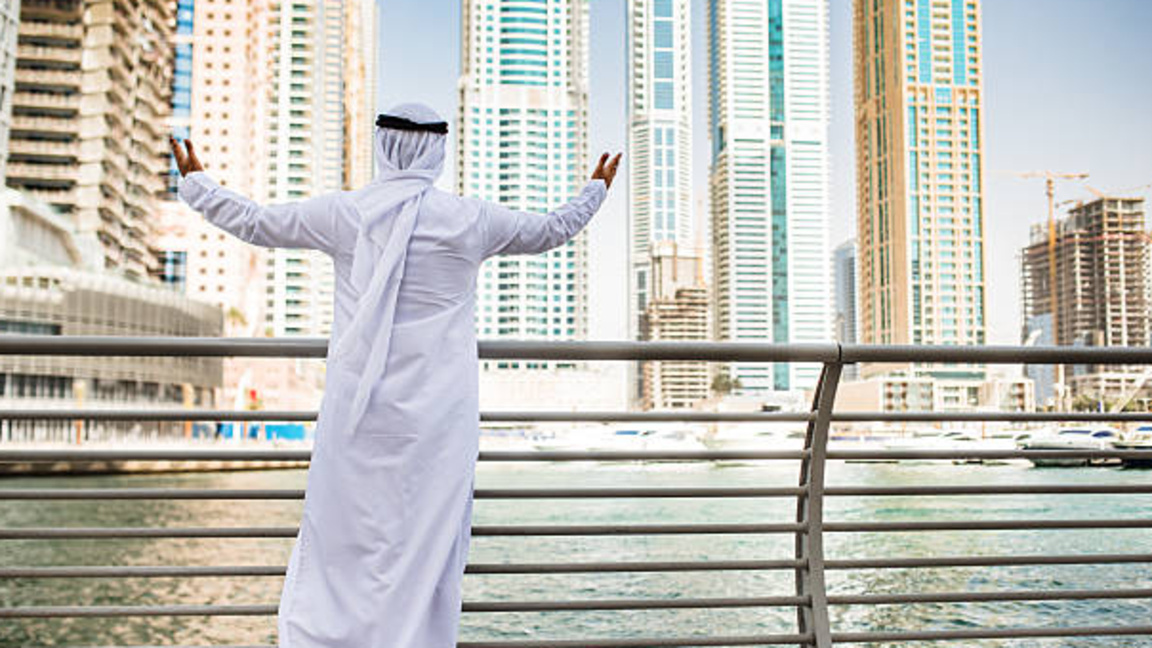 Румънка се влюби в красив "принц от Дубай" и олекна с $2,5 млн.