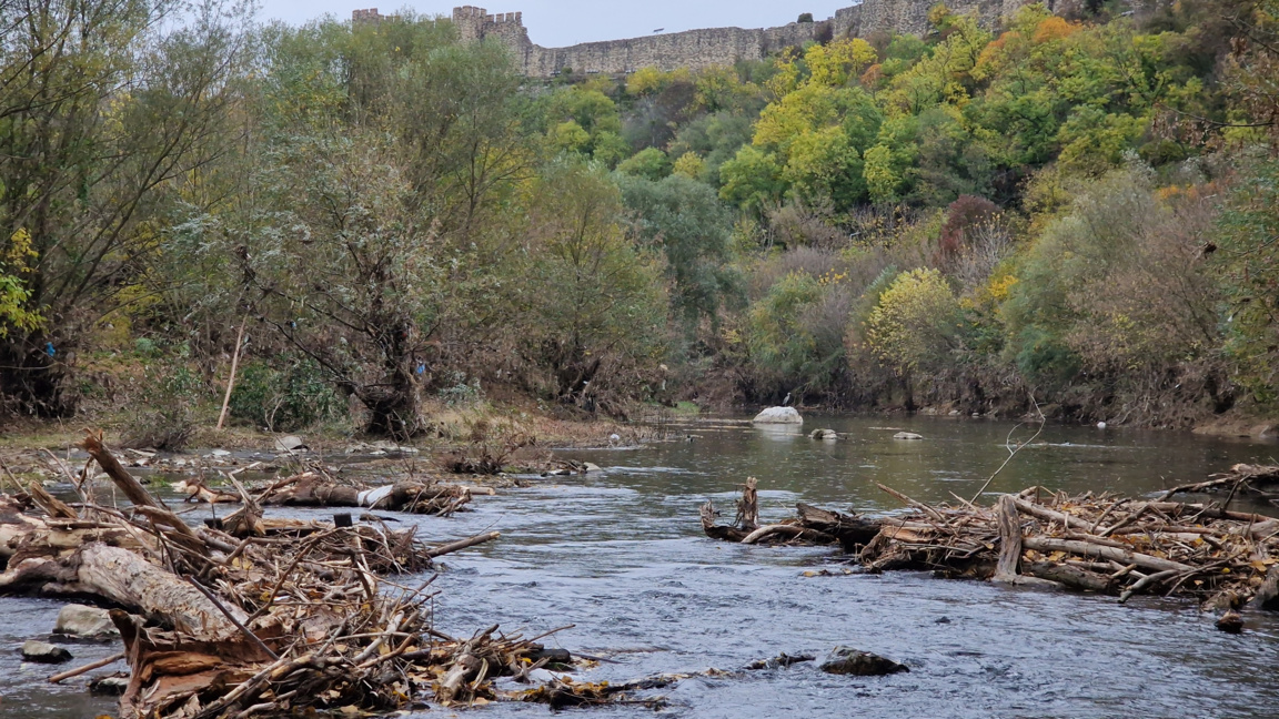 Нивото на язовир "Стамболийски" е критич...