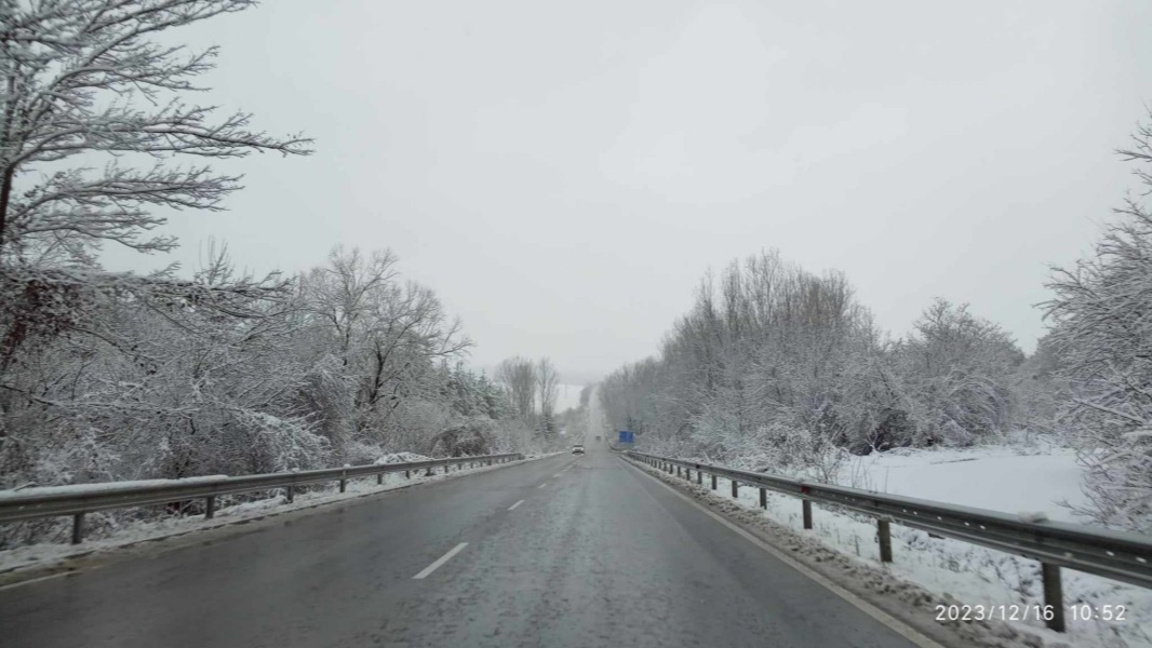 Мокри настилки в региона...