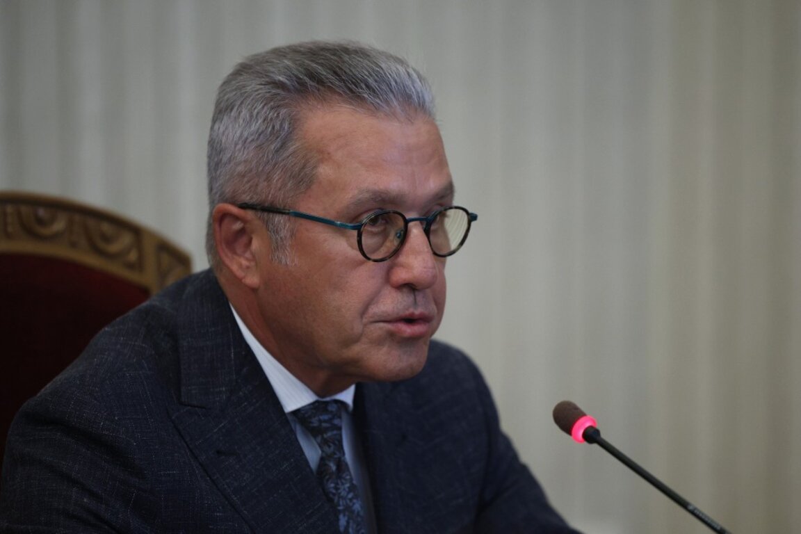 Йордан Цонев избра страна в драмата "ДПС": Оставам в екипа на Пеевски!