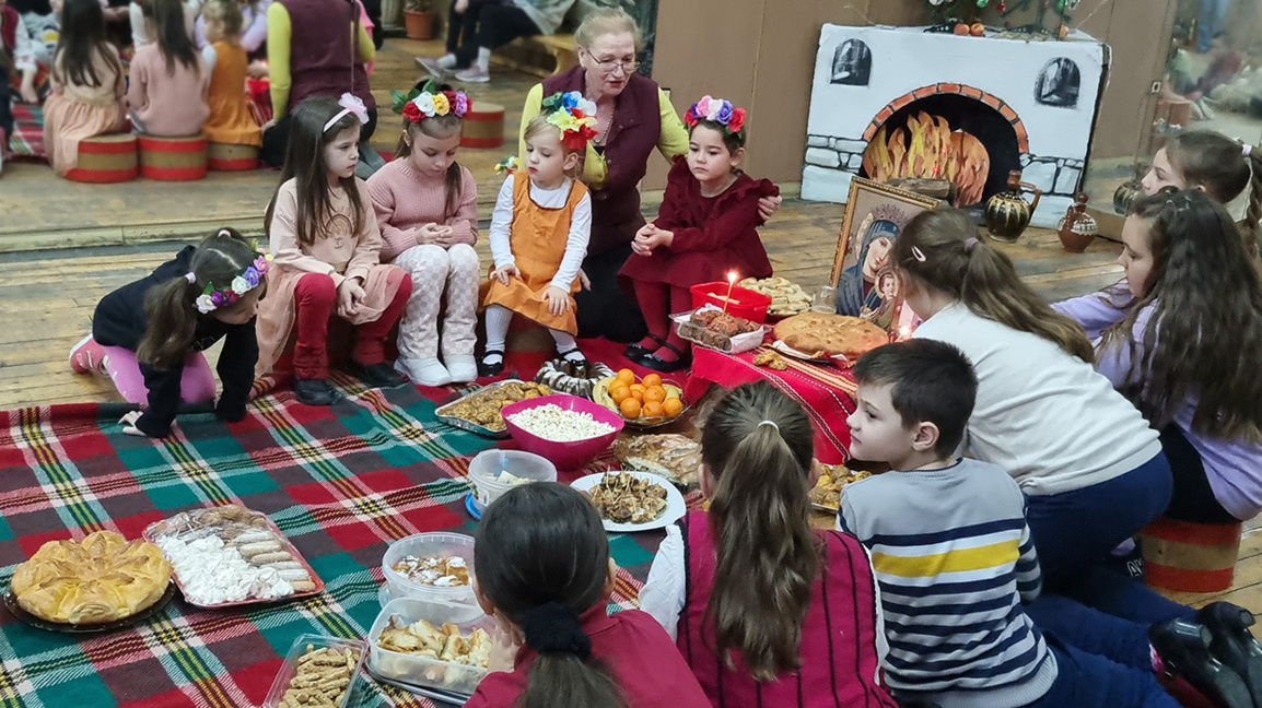 Бъдни вечер и Коледа през очите на Традиционалистите и поколенията X,Y,Z и Алфа 