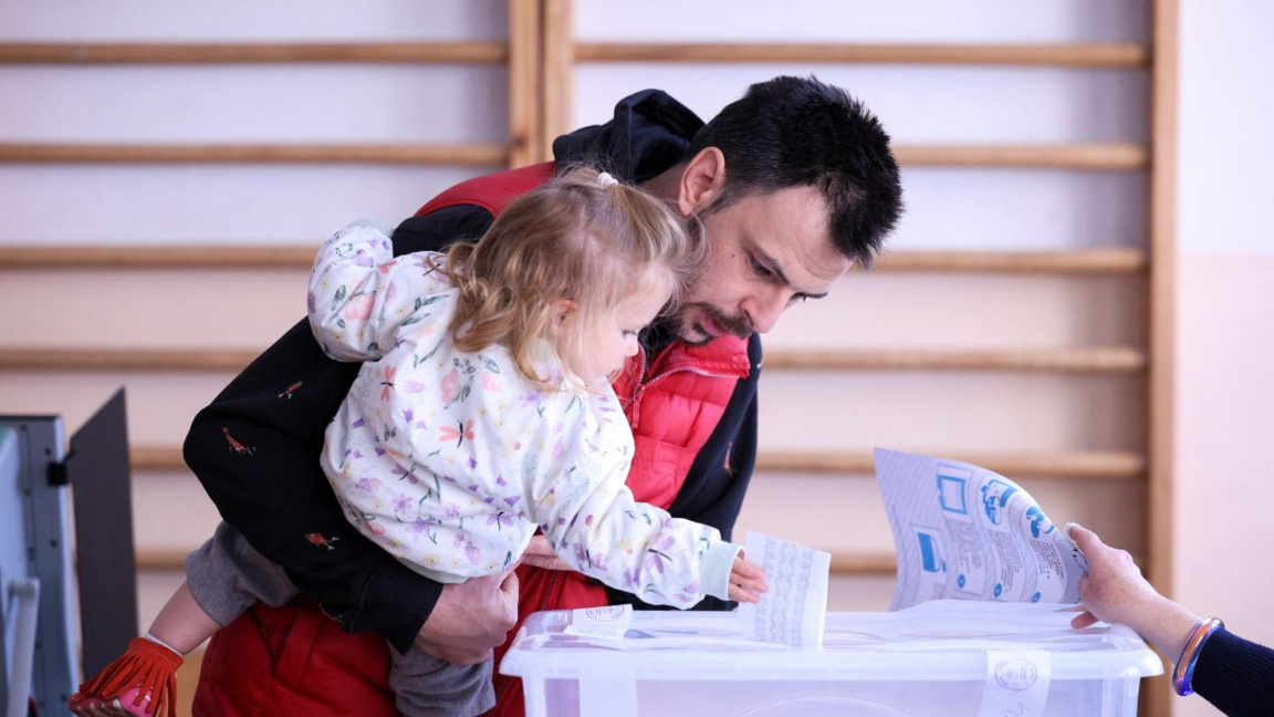 Даниел Дженев от Чикаго: Няма логика в новите изборни ограничения