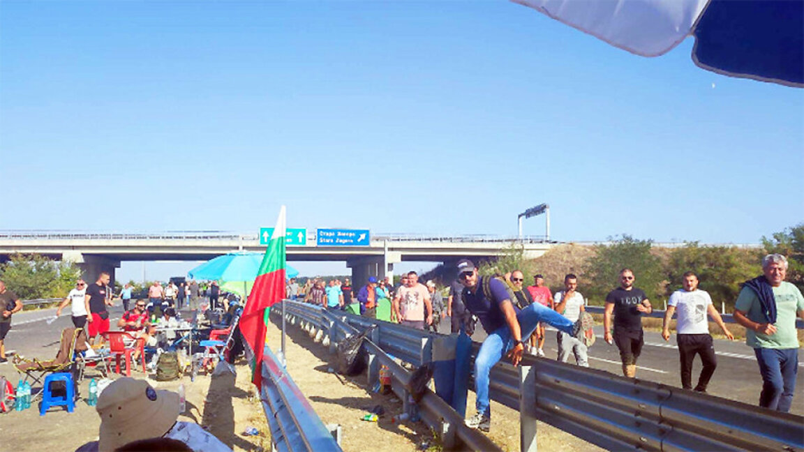 Блокадите на миньори и енергетици остават, стартира подписка за ефективна стачка в "Марица-изток"