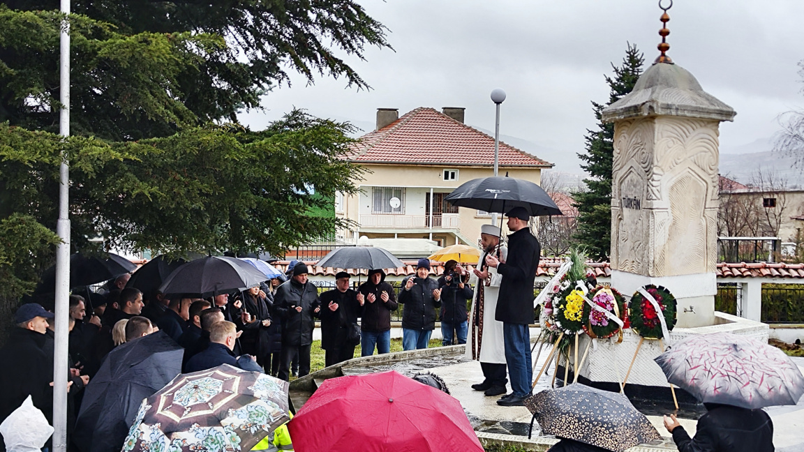 АПС почете паметта на жертвите на „Възро...