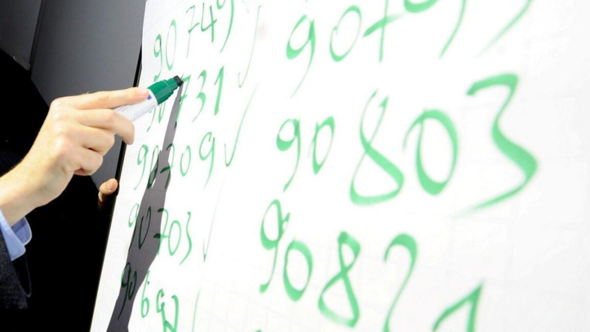 Повече часове по математика – изпусне ли се материал, скъсва се цялата верига