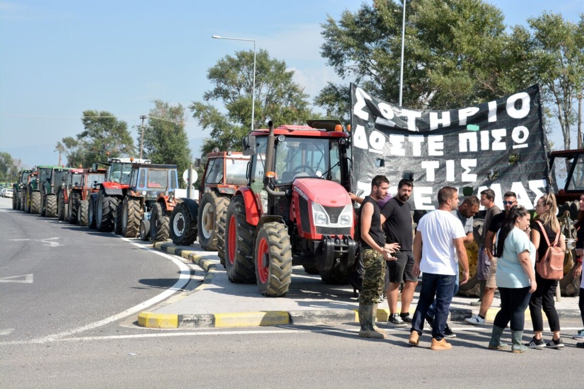 Извънредно заседание на гръцкото правителство заради фермерските протести