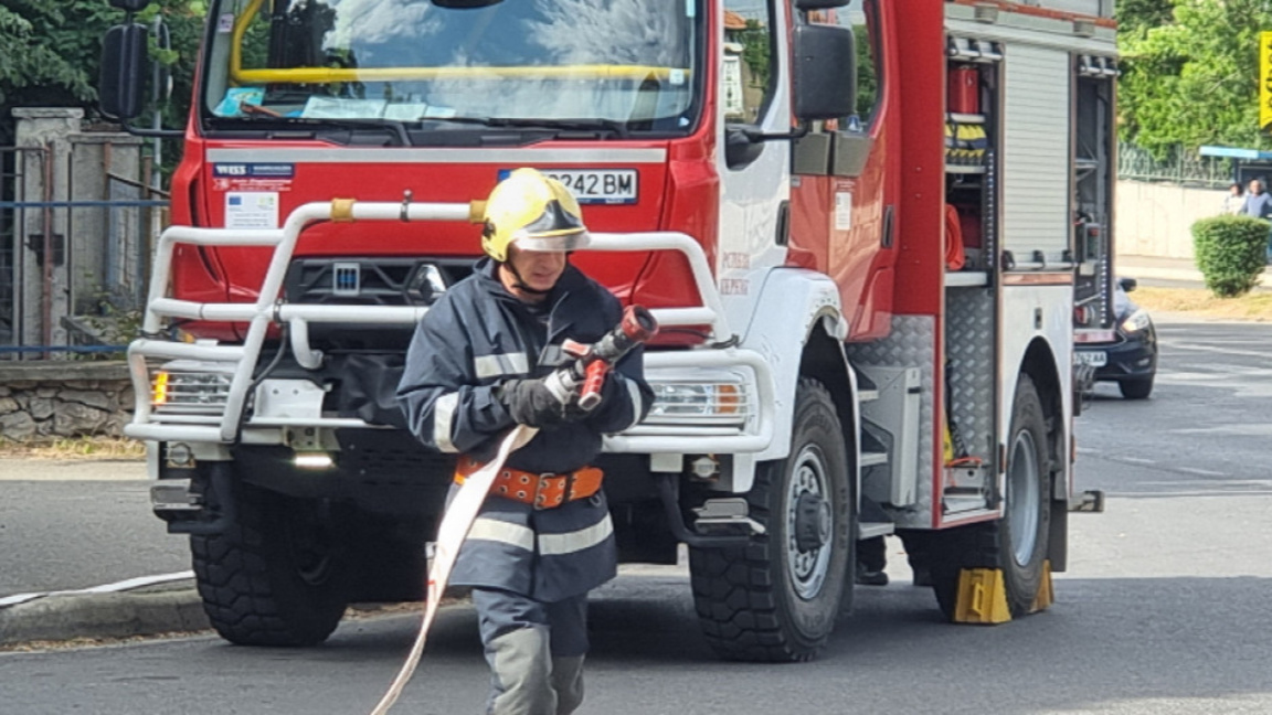 Възрастна жена пострада при пожар