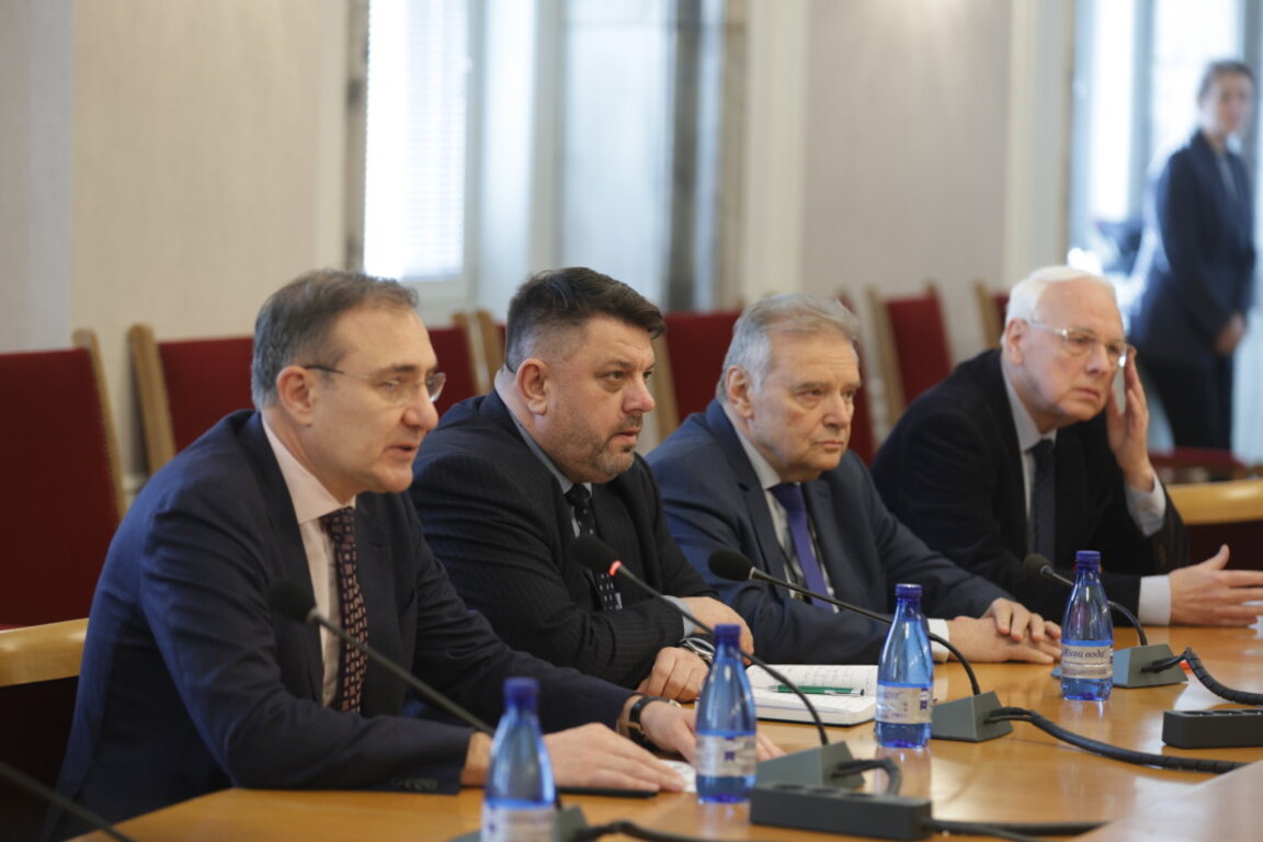 Среща между представители на коалиция БСП-Обединена левица и партиите "Възраждане" и МЕЧ, 26 ноември 2024 г.