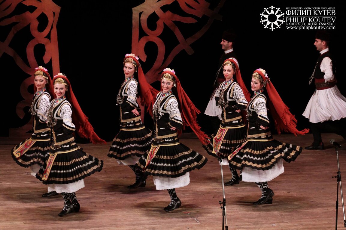 Народни танци в Ансамбъл „Филип Кутев“