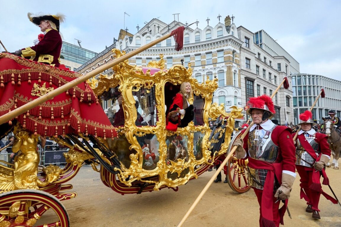 В Лондонското Сити традиции и съвременно...