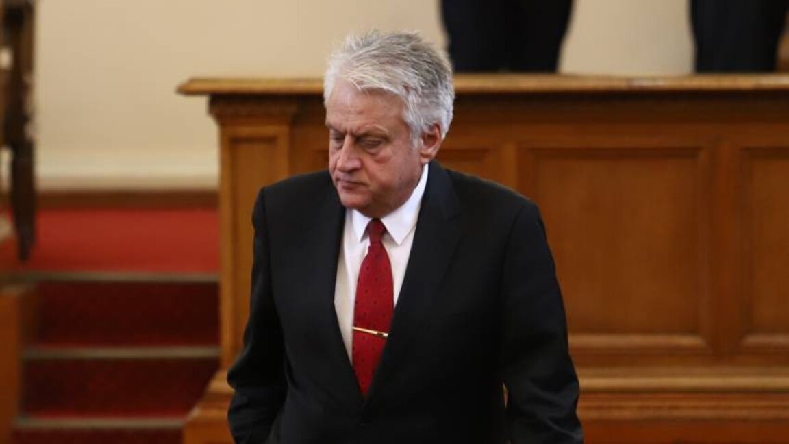 Димитрови са посещавали сградата на МВР, докато Рашков е бил министър