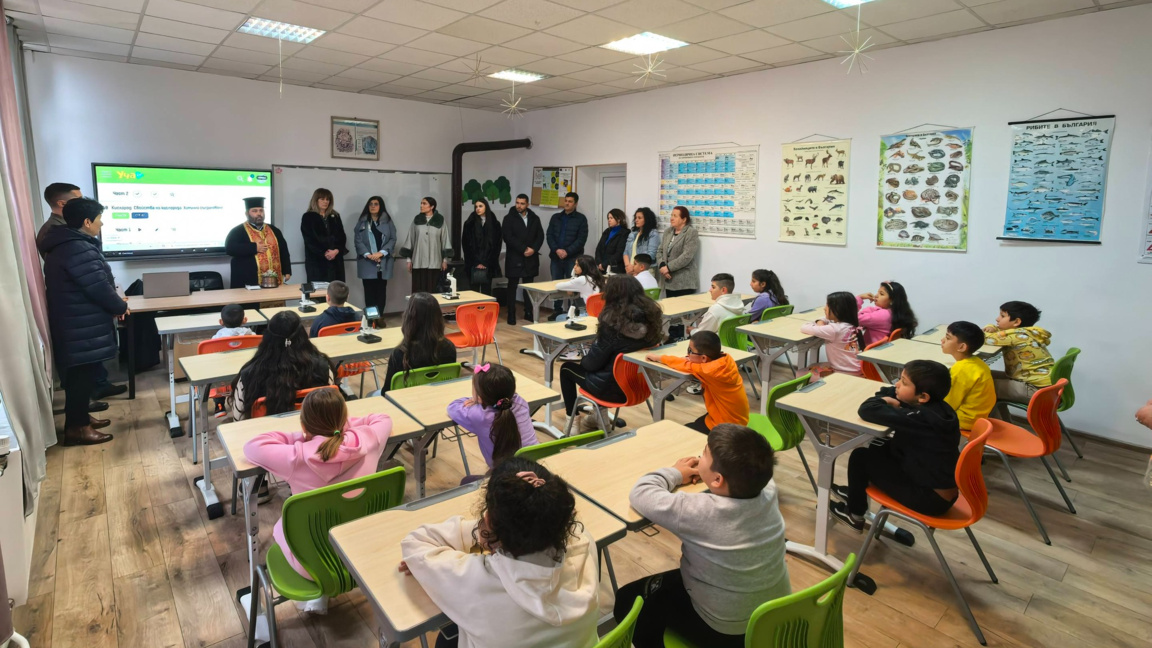 Училището в Царево откри нова STEM база за близо 170 000 лева