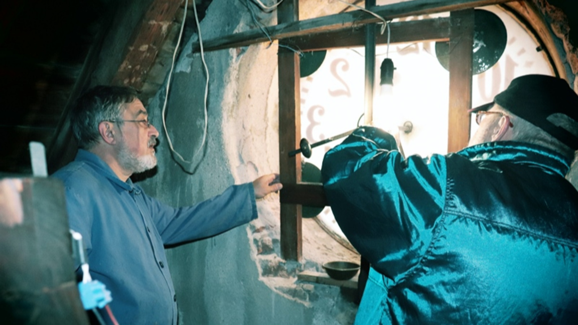 Градският часовник в Русе отмерва времет...