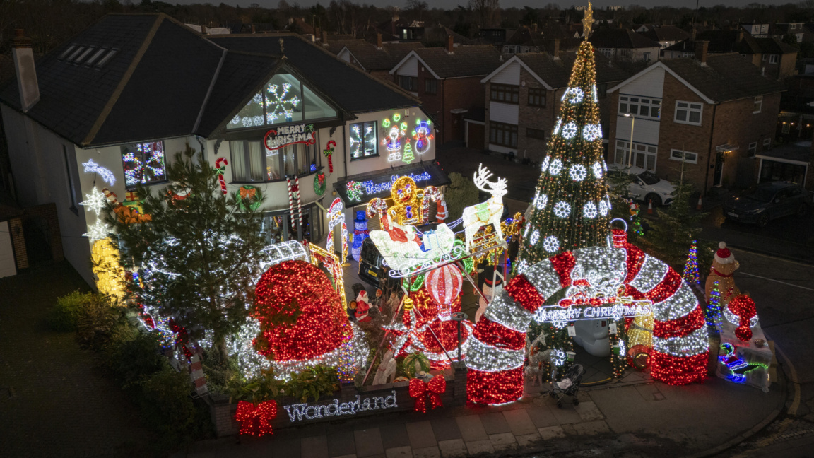 Коледа през очите на 90-годишната Лиз Бр...