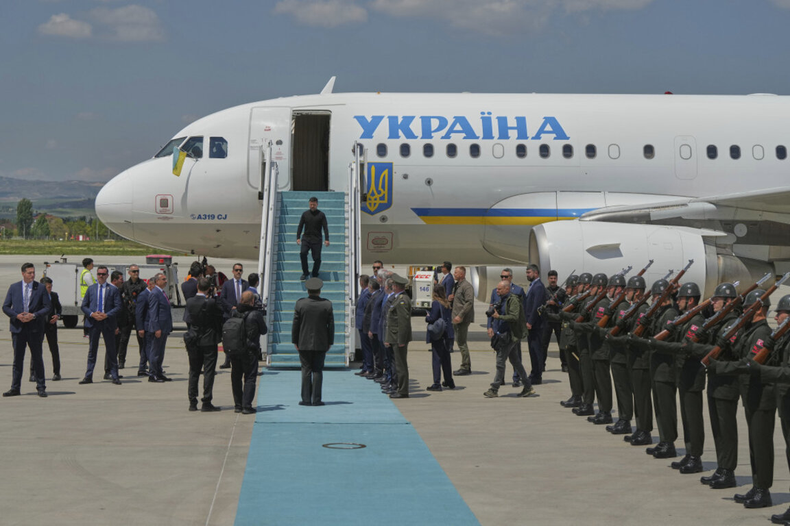 Зеленски пристига в Анкара за среща с Ердоган, 15 май 2025 г.