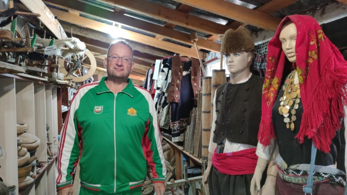 Адвокат превърна наследствената си къща в музей за миналото на родния край