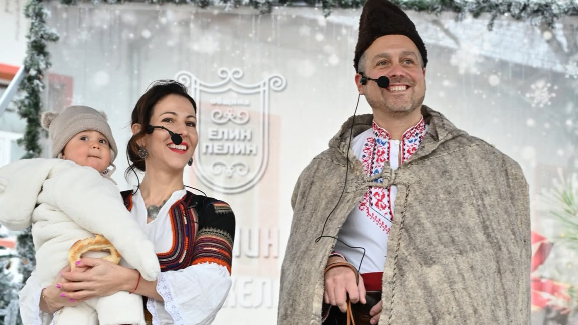 Елин Пелин празнува с коледен базар в по...