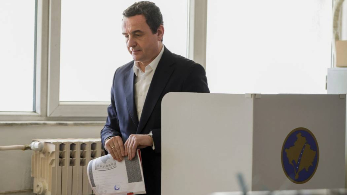 Партията на Албин Курти печели изборите ...