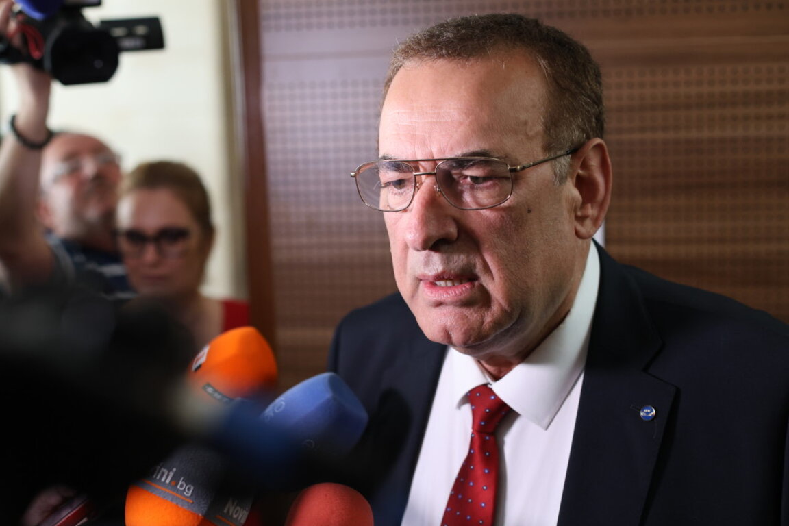 Джевдет Чакъров