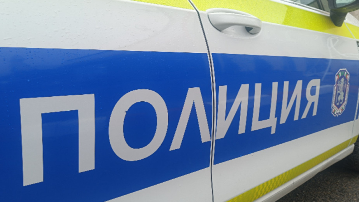 Полицията е иззела над килограм марихуан...