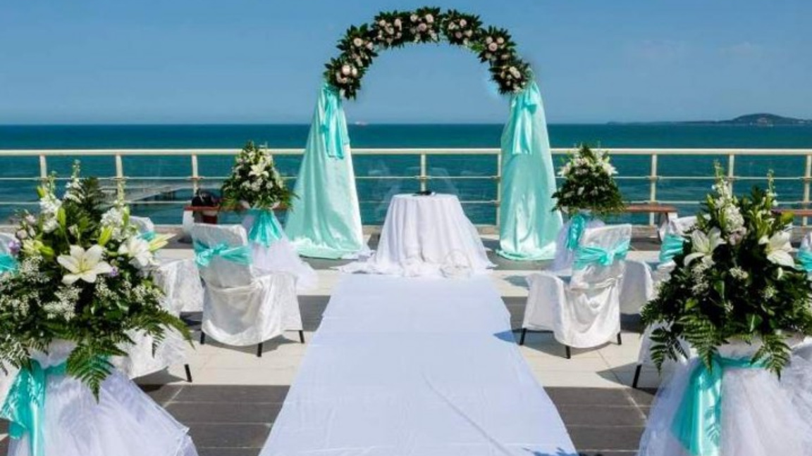 858 двойки си казаха „да“ в Бургас през миналата година