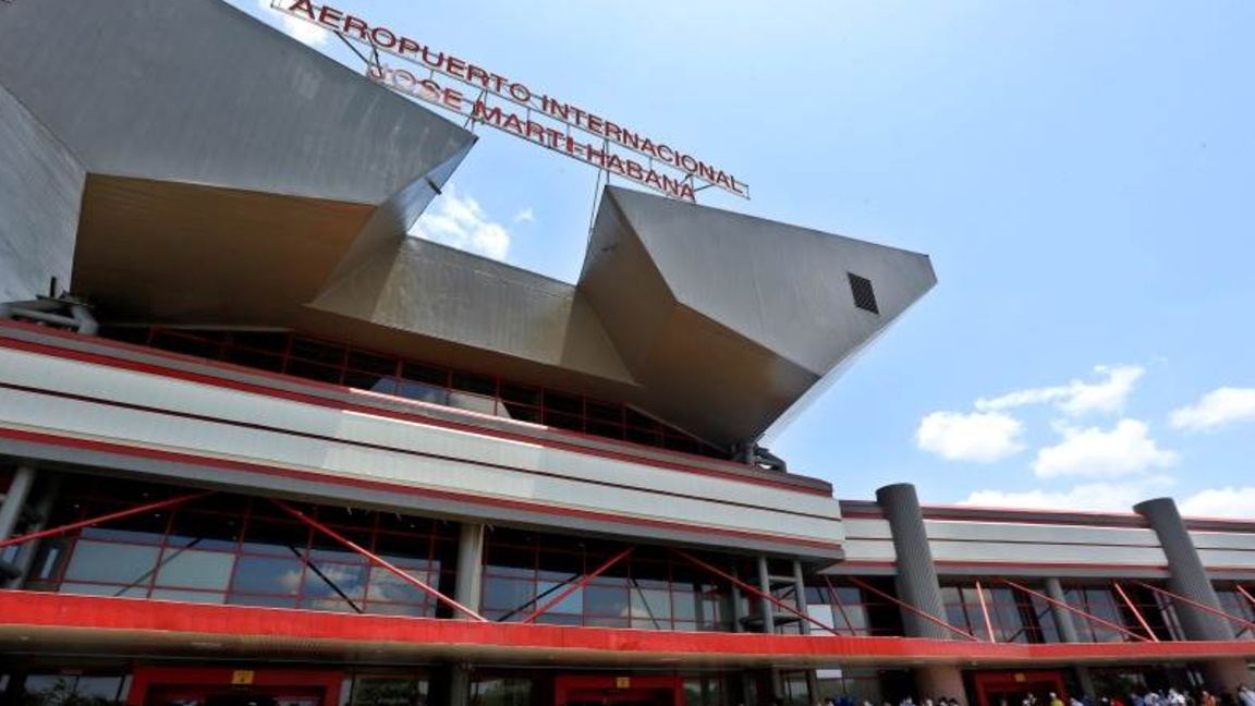 Куба спира за месец зареждането с гориво...