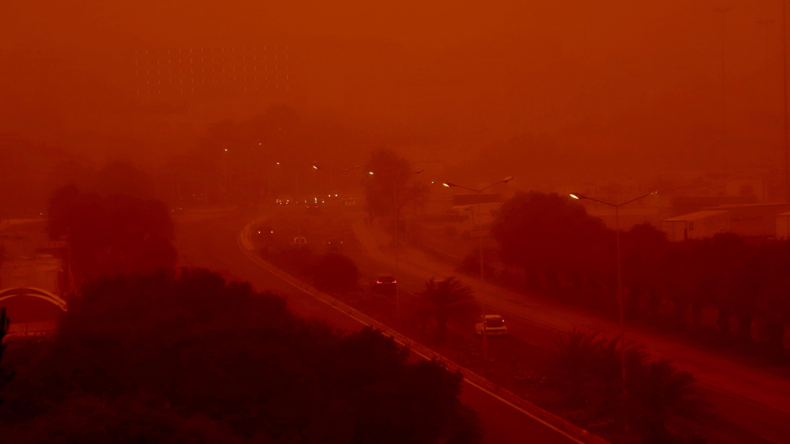 Прах от Африка покри Кипър...