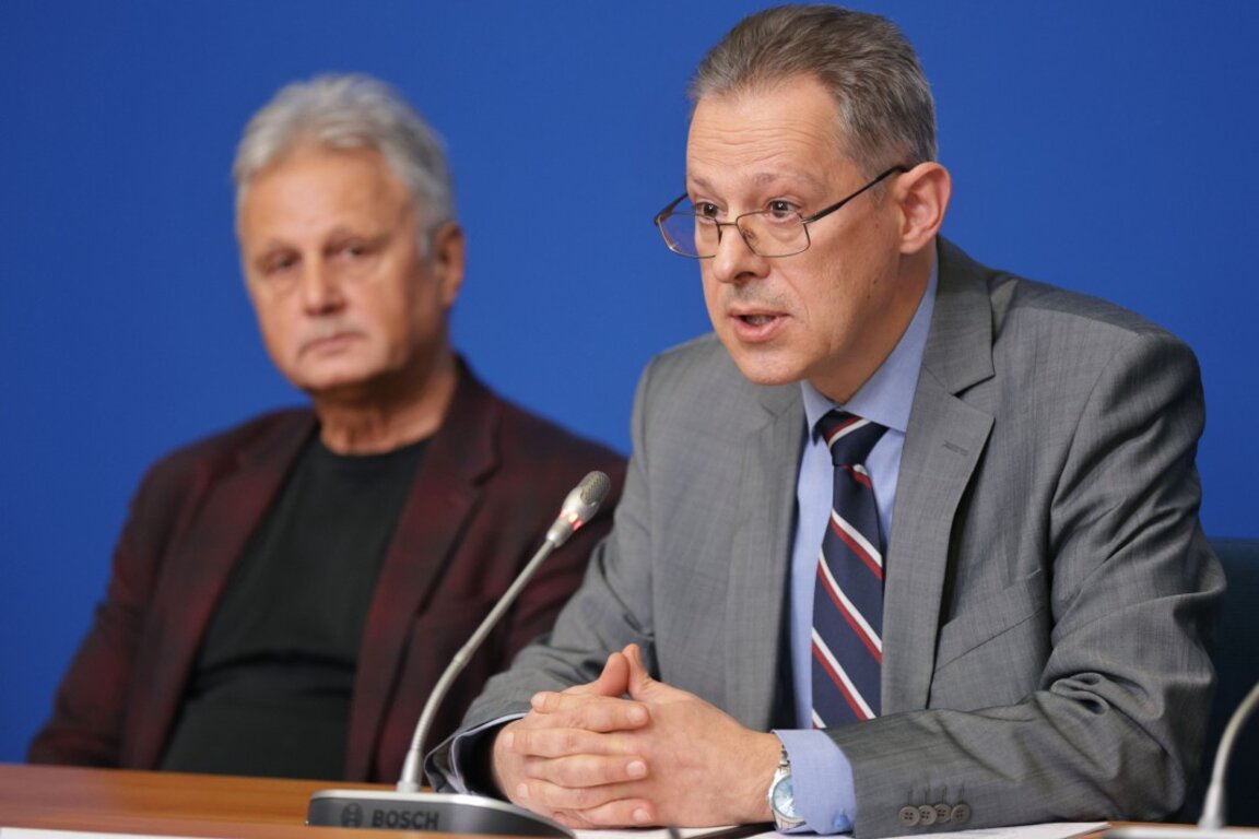 Проф. д-р инж. Димитър Аличков, Хидротехнически факултет, УАСГ, и доц. д-р инж. Петър Филков (вдясно), декан на Хидротехнически факултет на УАСГ.