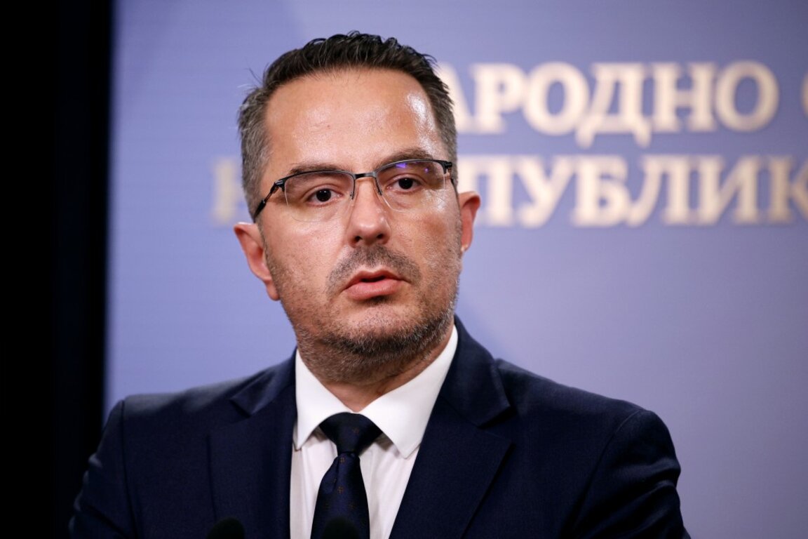 Цончо Ганев: Няма да участваме в плаващи мнозинства