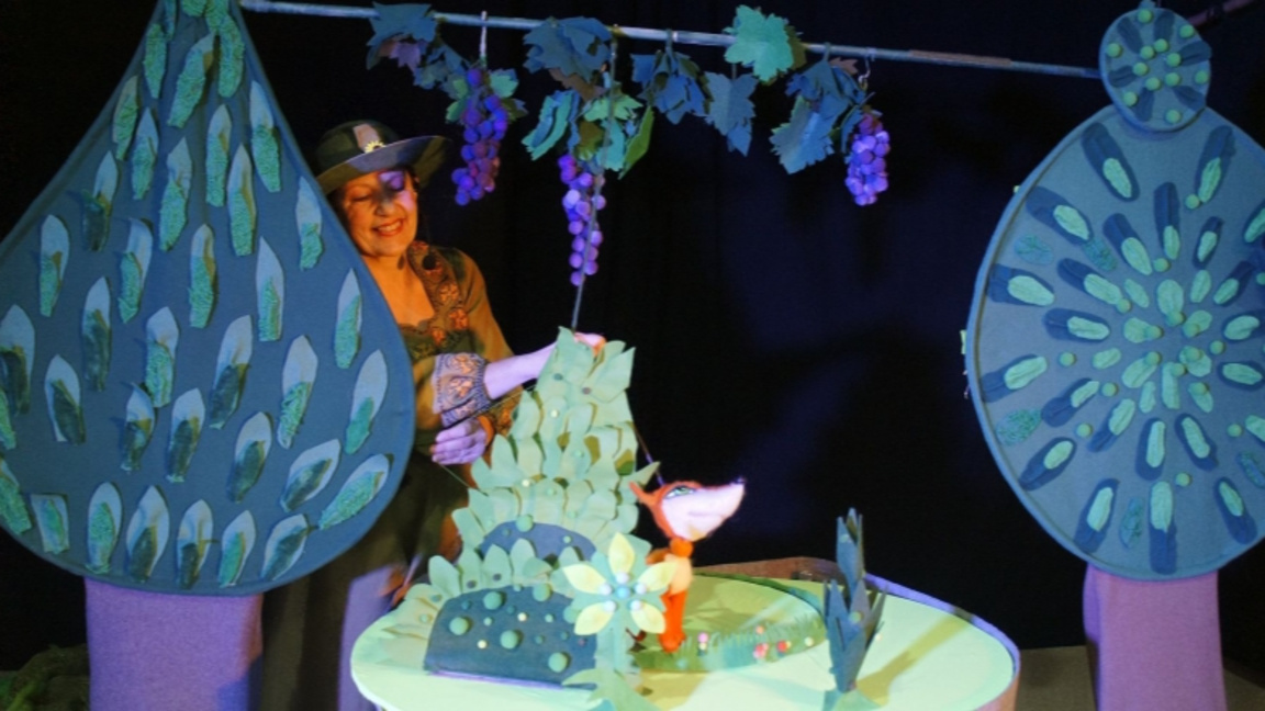 "Хитрата Лисанка"-куклен спектакъл по български народни приказки