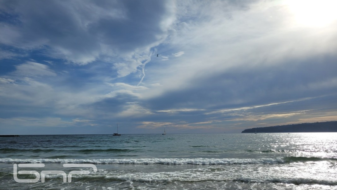 В понеделник до обед дъжд, след това раз...